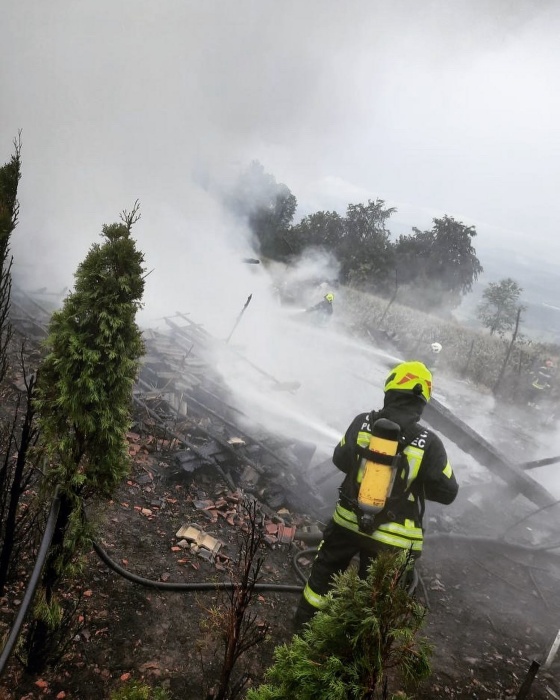 FOTO: Požar na Kuzarjevem Kalu: Ostali brez vsega