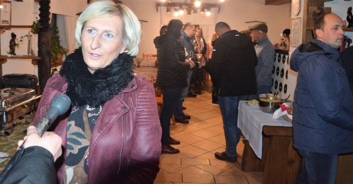 Melita Skušek je volilne rezultate čakala v Vinotoču Jelenič (več fotografij iz obeh taborov spodaj v fotogaleriji) (Foto: P. P.)