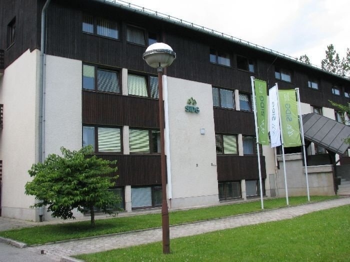 Kočevski sedež družbe Slovenski državni gozdovi SiDG obnove ni dočakal. (Foto: arhiv DL)