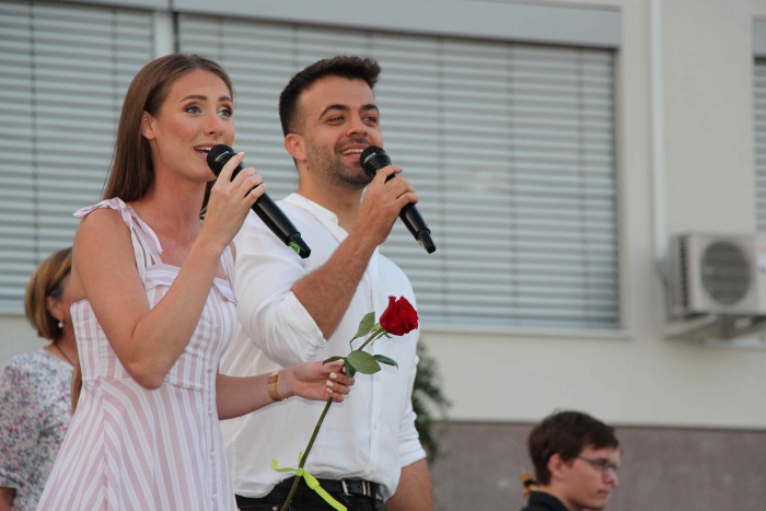 V vlogi solistov sta nastopila pevca Lucija Selak in Gašper Rifelj. (Foto: M. Ž.)