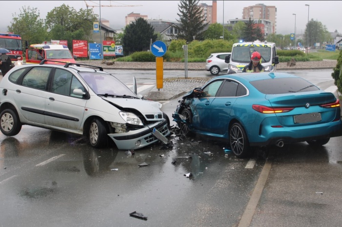 Prometna nesreča v Brežicah (Foto, tudi spodaj v fotogaleriji: PGE Krško)