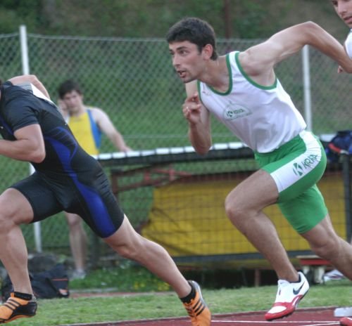 Gregor Kokalovič na 100 m ob boku Osovnikarju, na 200 m najhitrejši. (Foto: I. Vidmar)