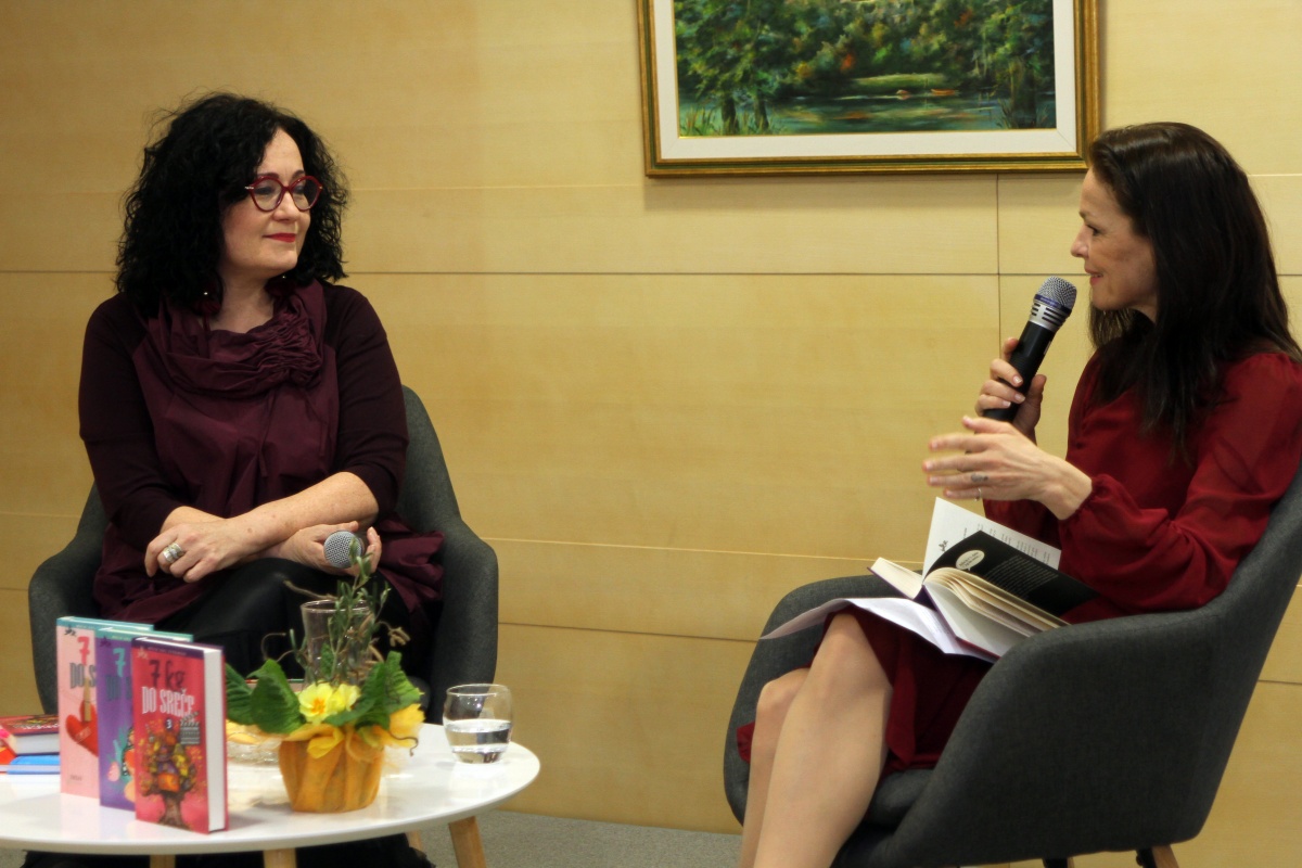 Maja Gal Štromar v pogovoru s Carmen L. Oven (Foto: I. Vidmar)